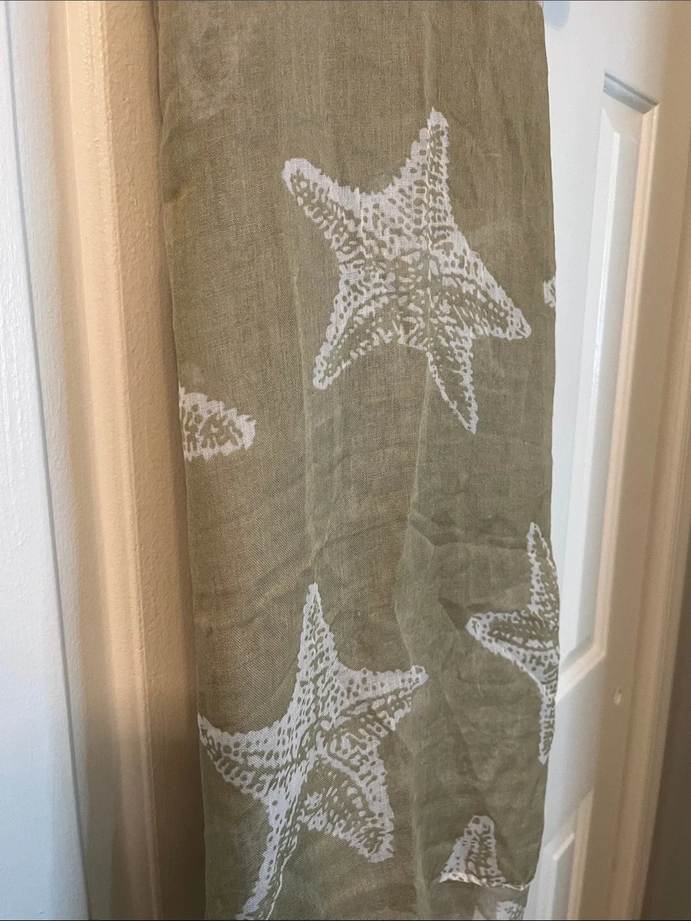 NWOT Lightweight Starfish Beach Infinity Scarf